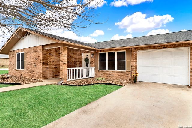 1501 Longhorn, Floresville, TX 78114