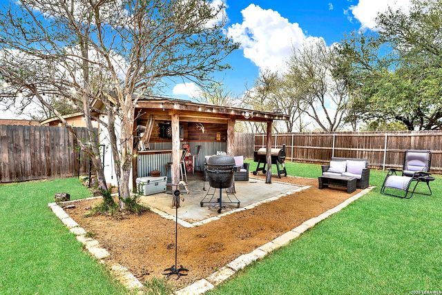 1501 Longhorn, Floresville, TX 78114