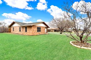 1501 Longhorn, Floresville, TX 78114