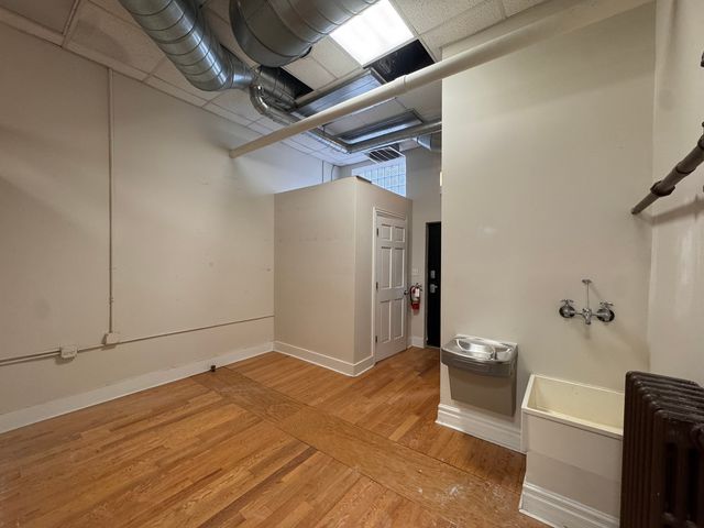 7005 N Glenwood Avenue, Chicago, IL 60626