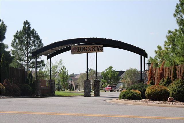 950 Gallatin Street, Bentonville, AR 72712