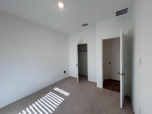 672 The Ugly Way, Jarrell, TX 76537