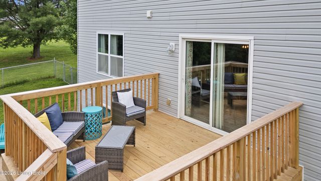 350 Pin Oak Dr, Taylorsville, KY 40071