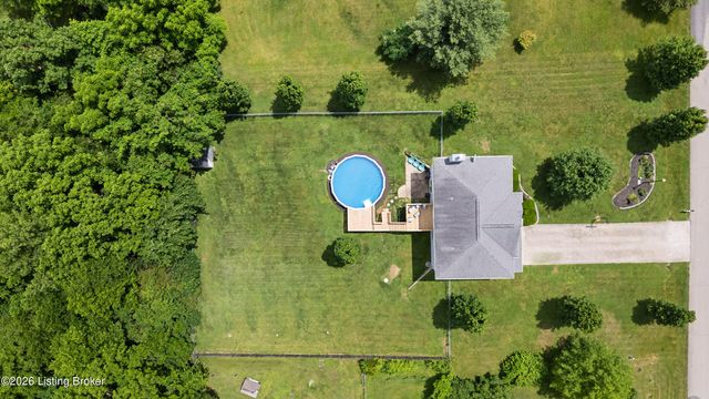 350 Pin Oak Dr, Taylorsville, KY 40071