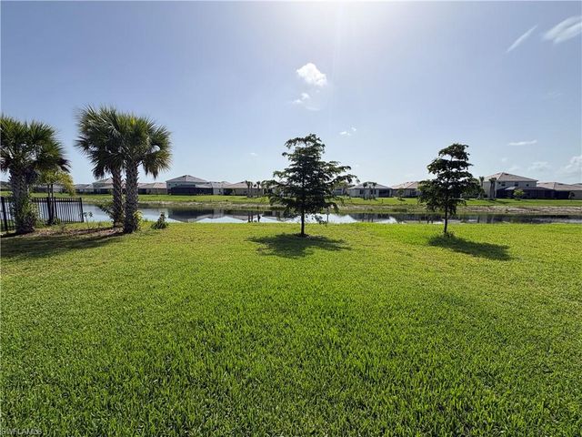 3929 Hampton CIR, Alva, FL 33920
