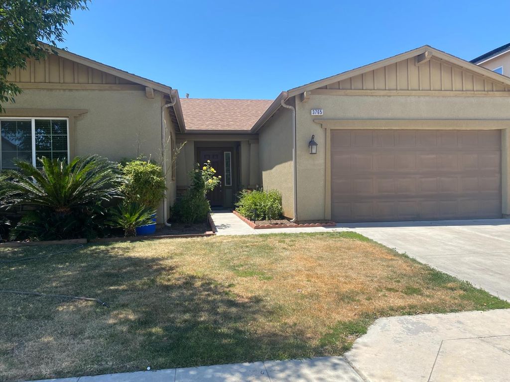 Image 1 of property listing at 3765 N Pearwood Avenue, Fresno, CA 93727