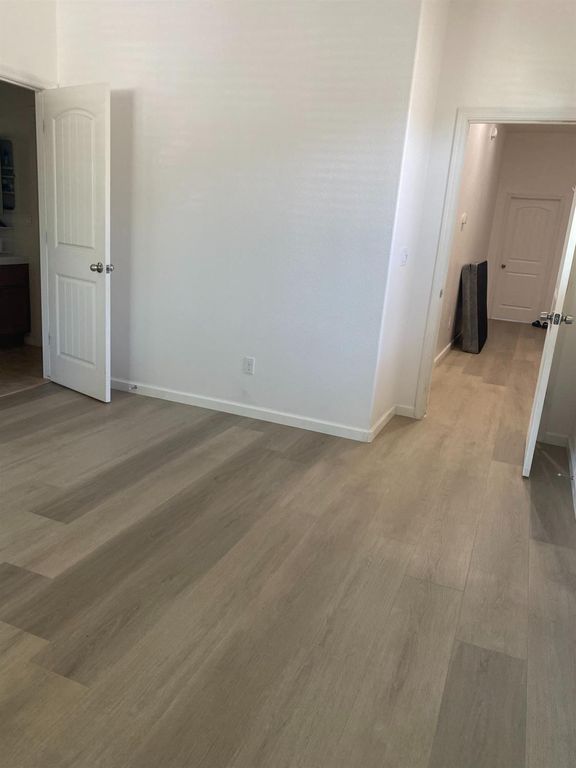 Image 10 of property listing at 3765 N Pearwood Avenue, Fresno, CA 93727