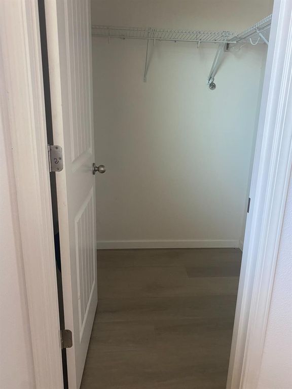 Image 11 of property listing at 3765 N Pearwood Avenue, Fresno, CA 93727