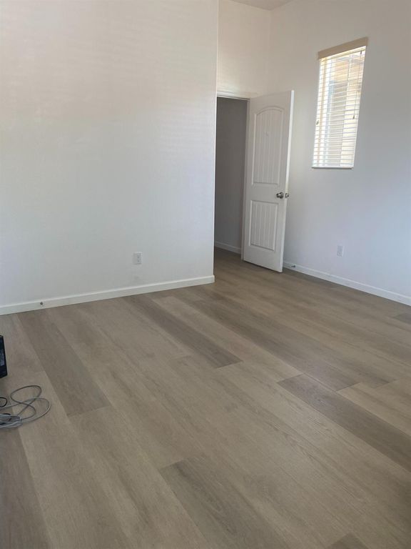 Image 6 of property listing at 3765 N Pearwood Avenue, Fresno, CA 93727