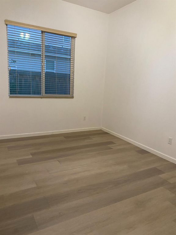 Image 9 of property listing at 3765 N Pearwood Avenue, Fresno, CA 93727