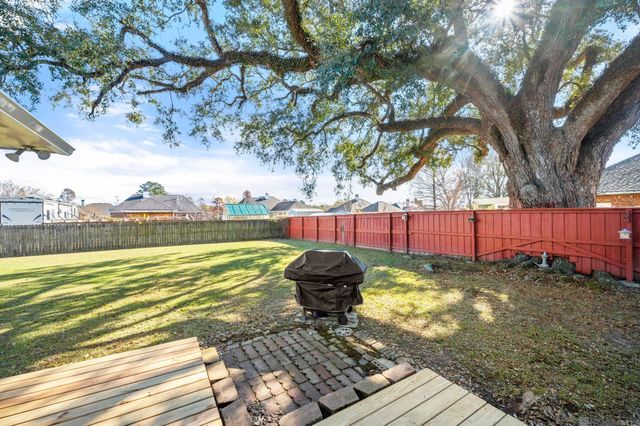 16092 Jarod Dr, Prairieville, LA 70769