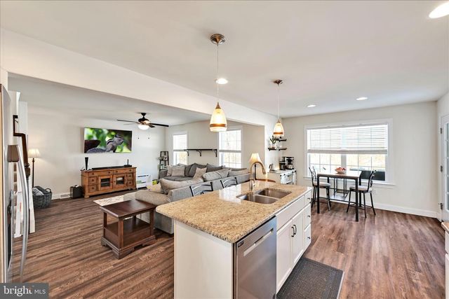 30 JENNIFER RD, York, PA 17404