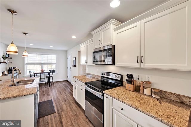 30 JENNIFER RD, York, PA 17404