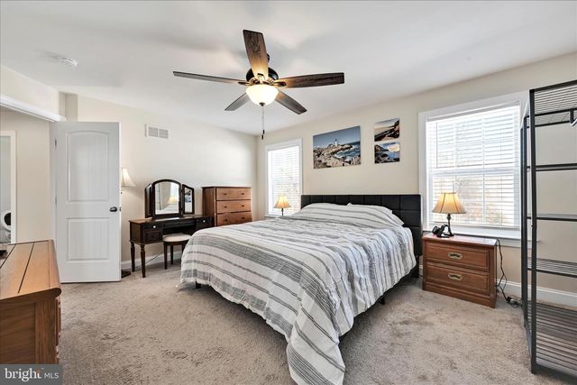 30 JENNIFER RD, York, PA 17404