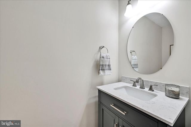 30 JENNIFER RD, York, PA 17404