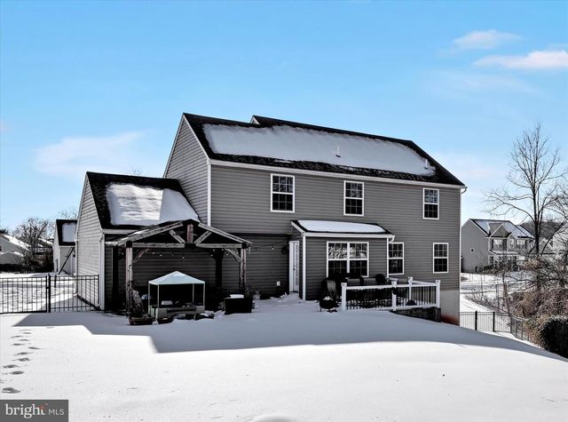 30 JENNIFER RD, York, PA 17404