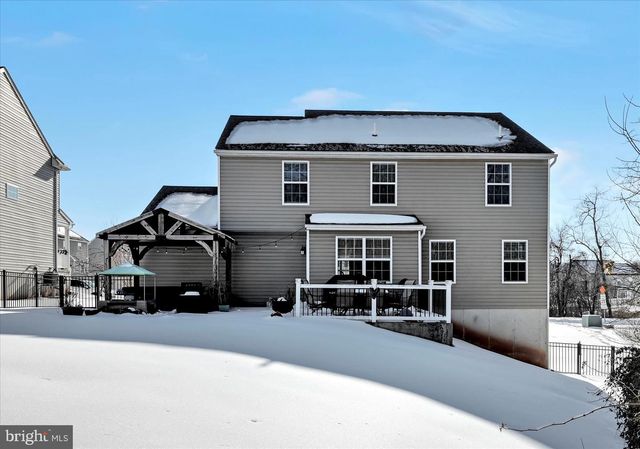 30 JENNIFER RD, York, PA 17404