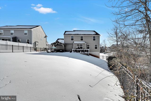 30 JENNIFER RD, York, PA 17404