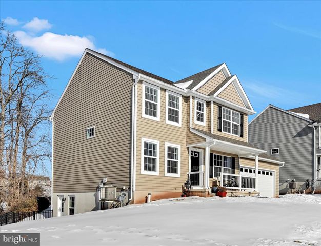 30 JENNIFER RD, York, PA 17404