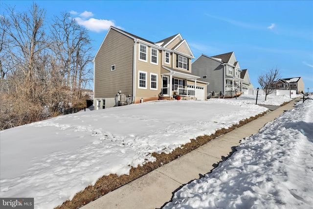 30 JENNIFER RD, York, PA 17404