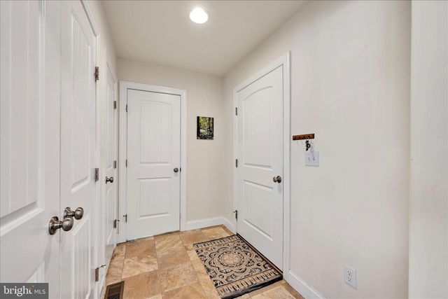 30 JENNIFER RD, York, PA 17404