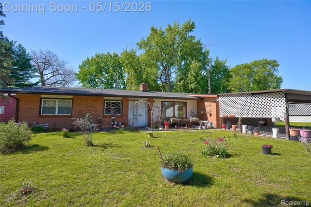 4202 Greenbrook Lane, Flint, MI 48507