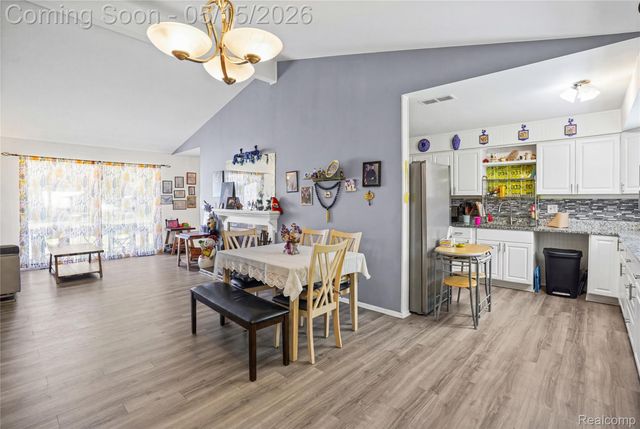 4202 Greenbrook Lane, Flint, MI 48507