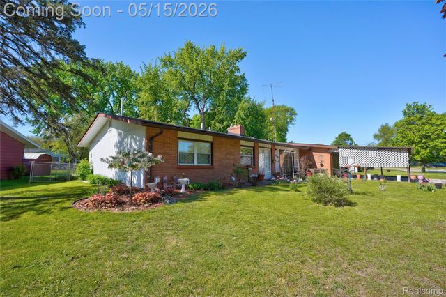 4202 Greenbrook Lane, Flint, MI 48507