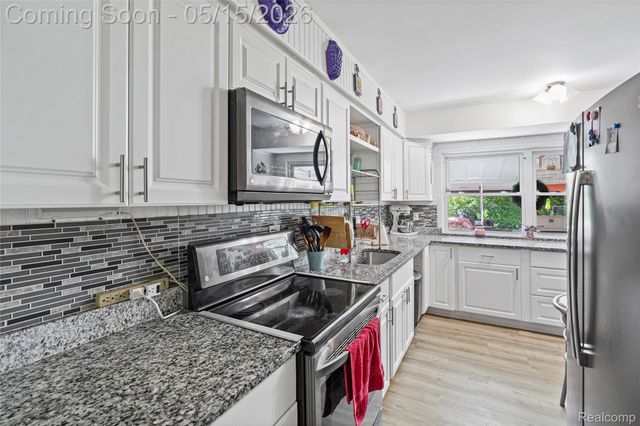 4202 Greenbrook Lane, Flint, MI 48507