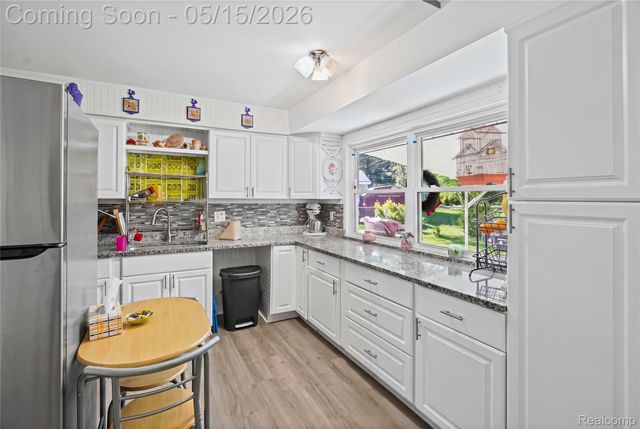 4202 Greenbrook Lane, Flint, MI 48507