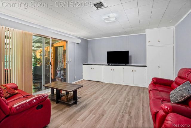4202 Greenbrook Lane, Flint, MI 48507