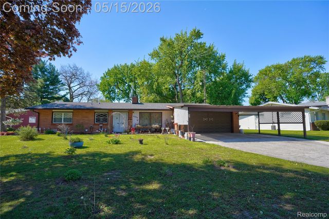 4202 Greenbrook Lane, Flint, MI 48507