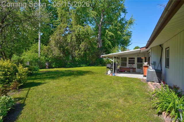 4202 Greenbrook Lane, Flint, MI 48507