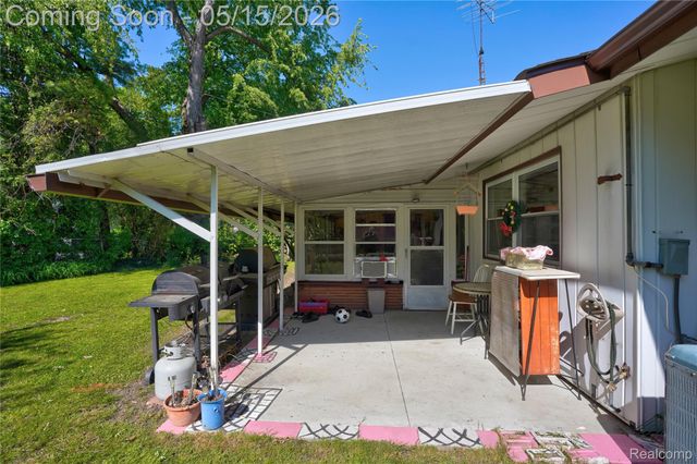 4202 Greenbrook Lane, Flint, MI 48507