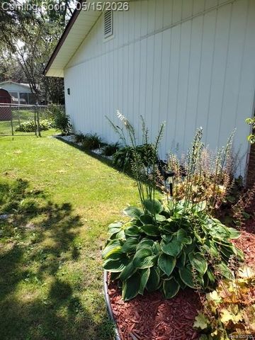 4202 Greenbrook Lane, Flint, MI 48507