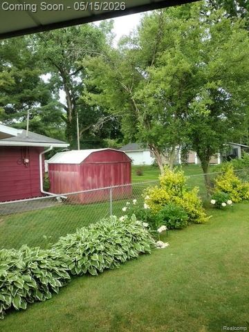 4202 Greenbrook Lane, Flint, MI 48507