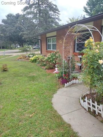 4202 Greenbrook Lane, Flint, MI 48507