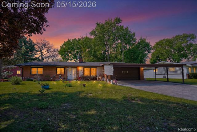 4202 Greenbrook Lane, Flint, MI 48507