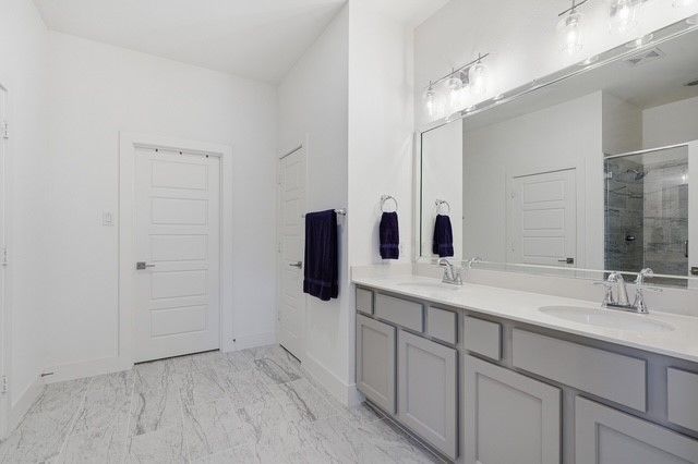 2817 Stanley Avenue, Fort Worth, TX 76110