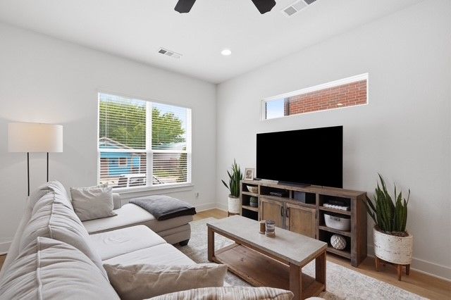 2817 Stanley Avenue, Fort Worth, TX 76110