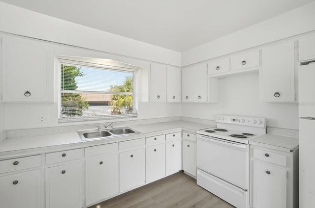 2312 E 112TH AVENUE, Tampa, FL 33612