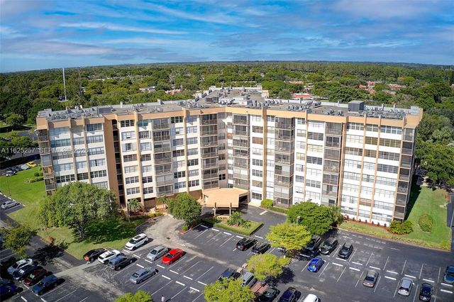 1000 Saint Charles Place 522, Pembroke Pines, FL 33026