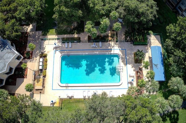 1000 Saint Charles Place 522, Pembroke Pines, FL 33026