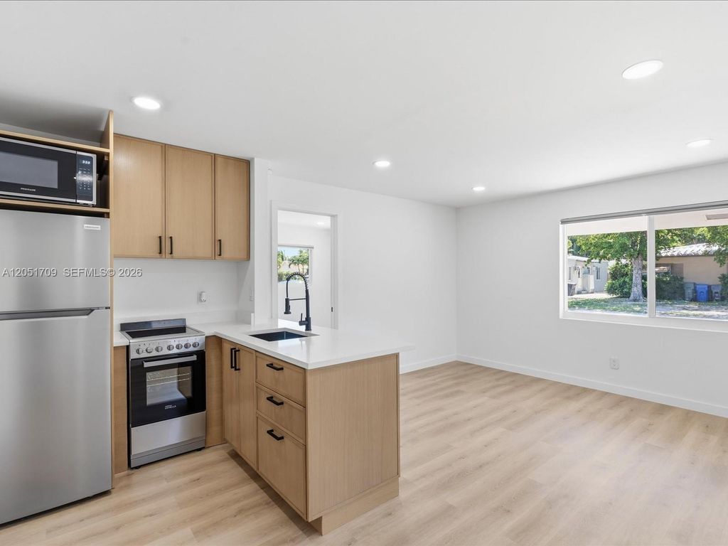 1129 NE 16th Avenue 1, Fort Lauderdale, FL 33304