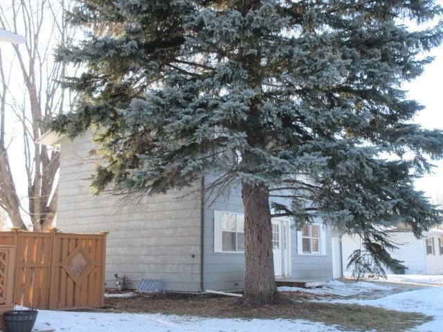 206 32nd Avenue N, Fargo, ND 58102