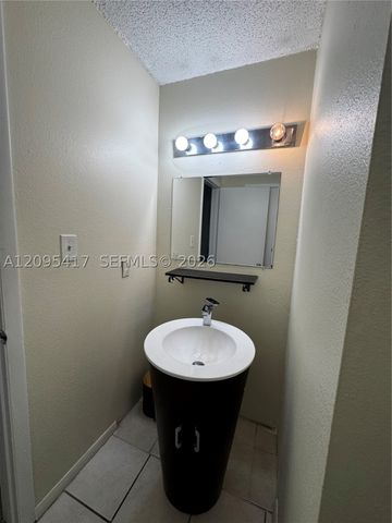 15661 SW 104th Ter 318, Miami, FL 33196