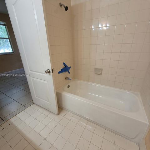 1663 SE 27th Dr 209, Homestead, FL 33035