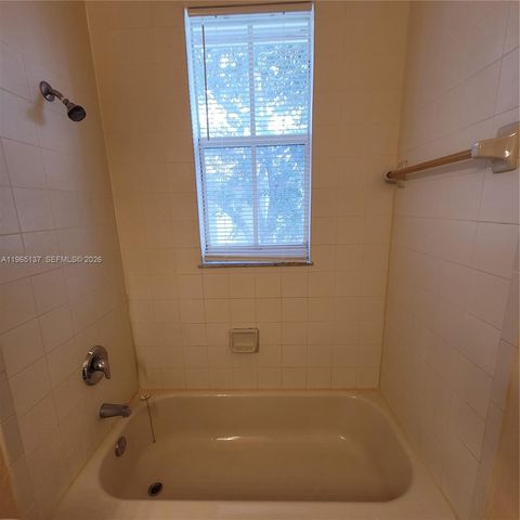 1663 SE 27th Dr 209, Homestead, FL 33035