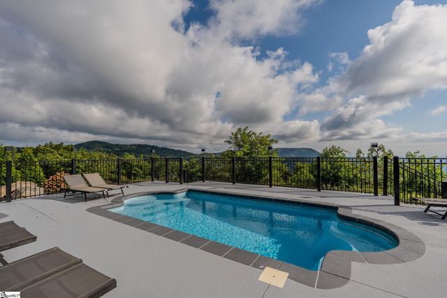 105 The Cliffs Parkway, Landrum, SC 29356