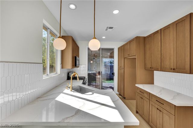 816 Coliseum Lane, Las Vegas, NV 89144